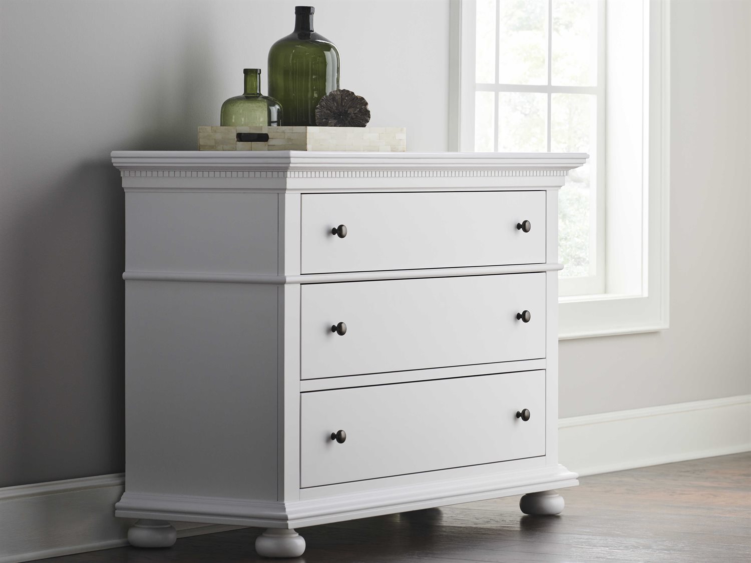 Universal Furniture White ThreeDrawer Single Dresser UFU099H030
