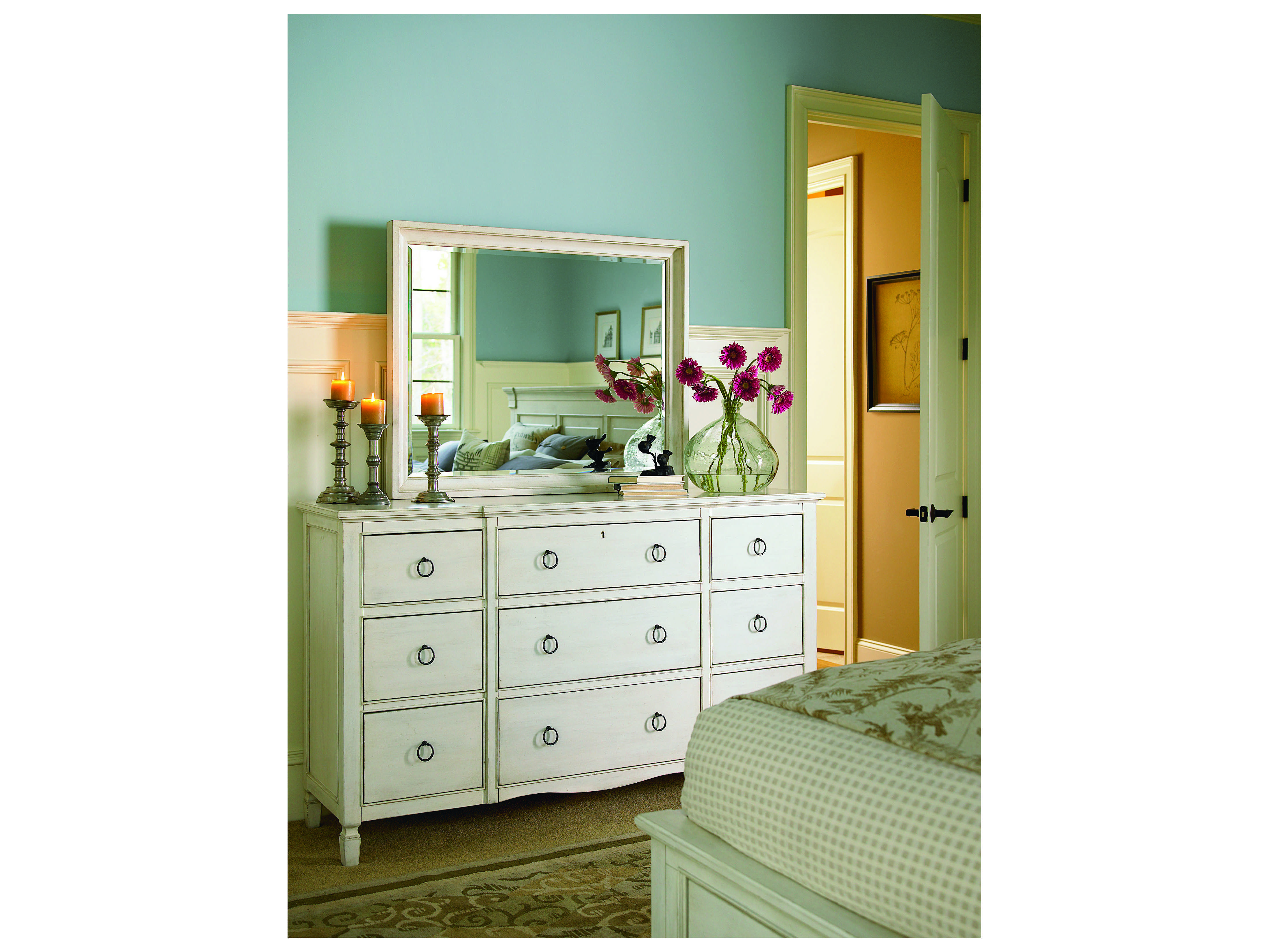 Universal Furniture Summer Hill Cotton Triple Dresser & Mirror Set