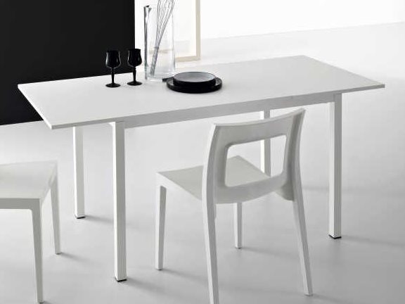 Yumanmod Chic White Rectangular Extendable Dining Table Yumanmod Chic White Rectangular Extendable Dining Table